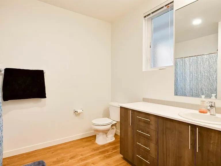 121 12th Ave E #307 — Photo 6