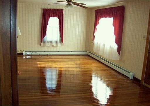 4th image of 23 Oakwood Ave