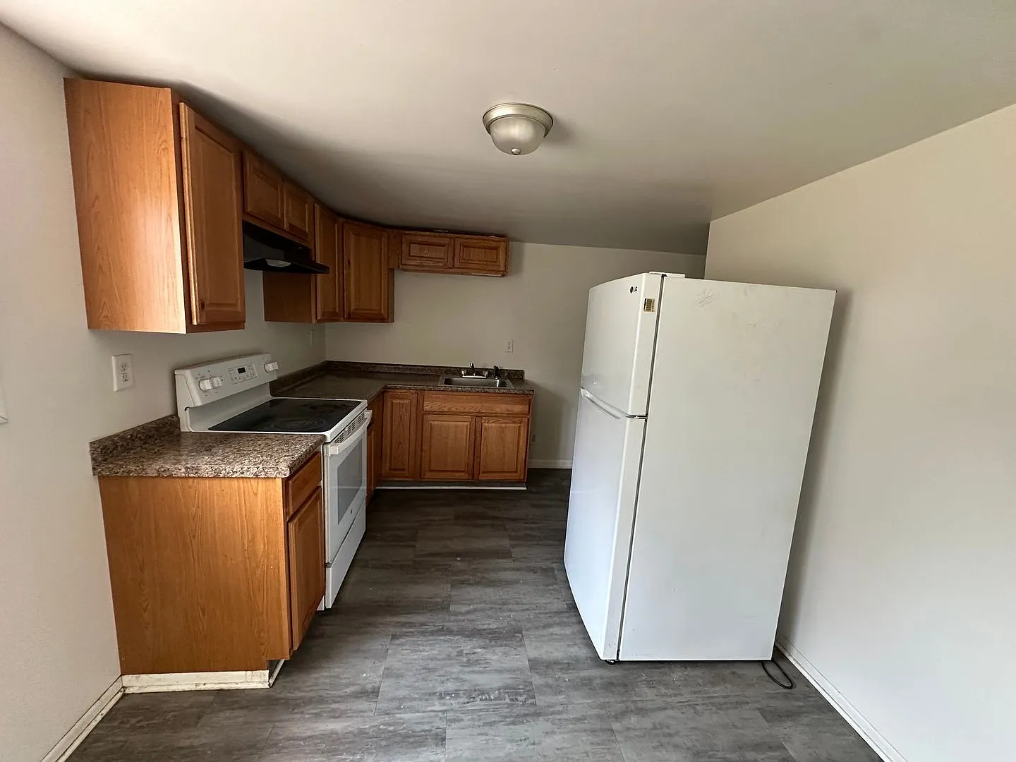 5885 Youngstown Hubbard Road — Photo 4