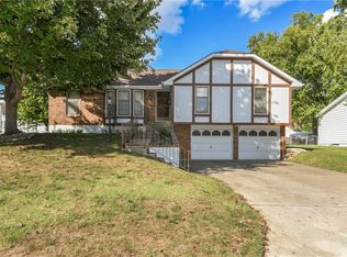 434 SW Sunset Dr, Lees Summit, MO 64081