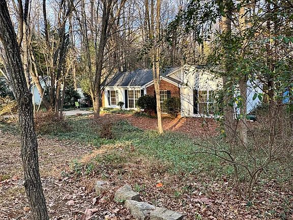 2nd image of 3823 Wonderland Dr