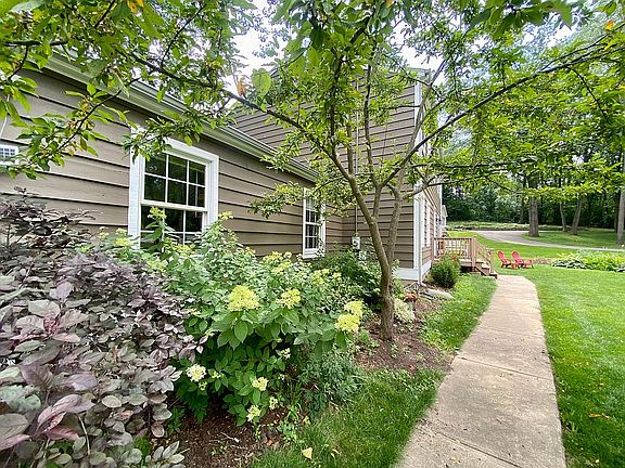 2nd image of 26223 N Lakeland Dr