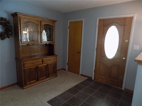 2nd image of 2420 Patricia Ln