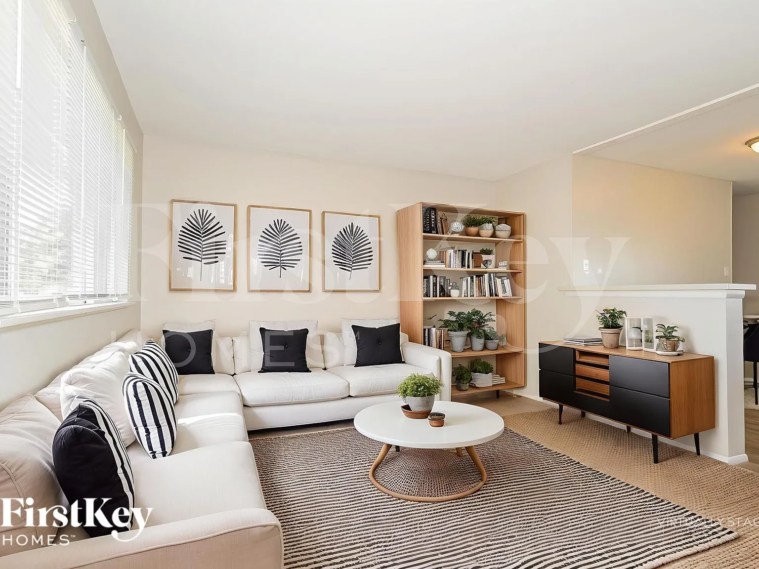 3 bed, 2.0 bath, 912 sqft, $1,565 — Photo 4