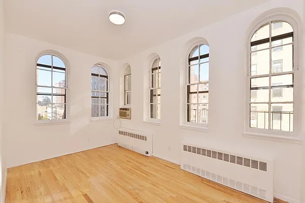 Rented by Buchbinder & Warren | media 22