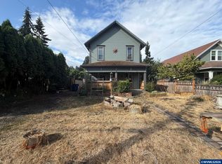 732 S Water St, Silverton, OR 97381