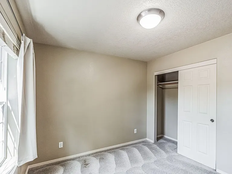 949 SE Tamango St — Photo 25
