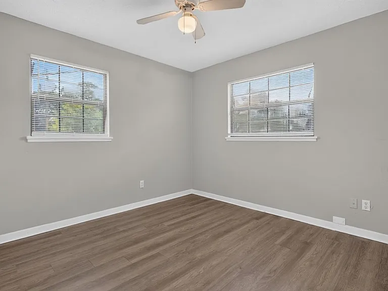 255 Woodside Dr — Photo 13