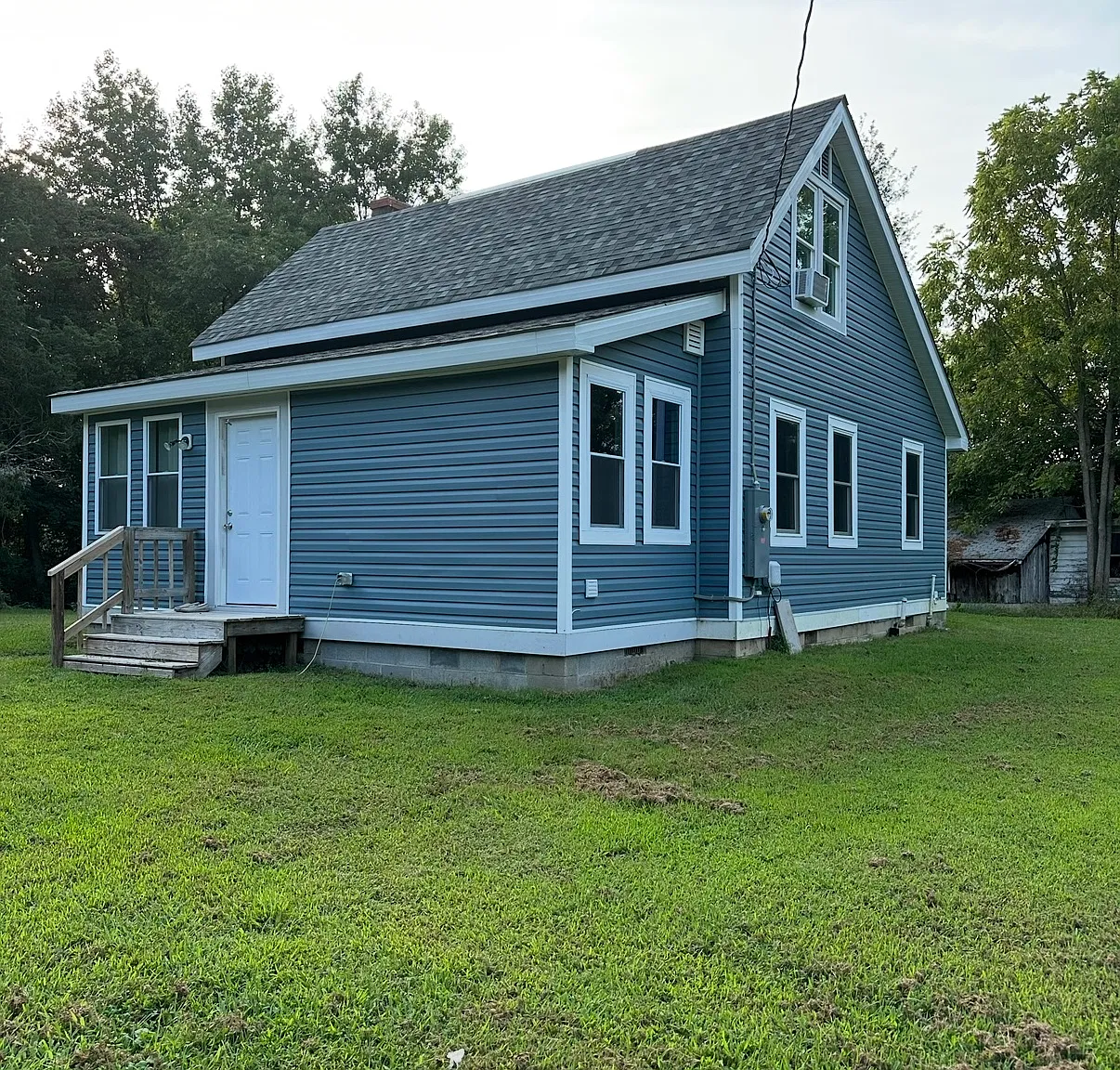 3 bed, 2.5 bath, 1800 sqft, $2,350 — Photo 1