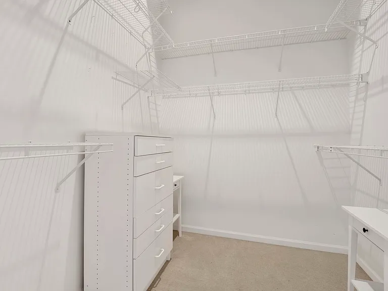 525 W Superior St #322 — Photo 12