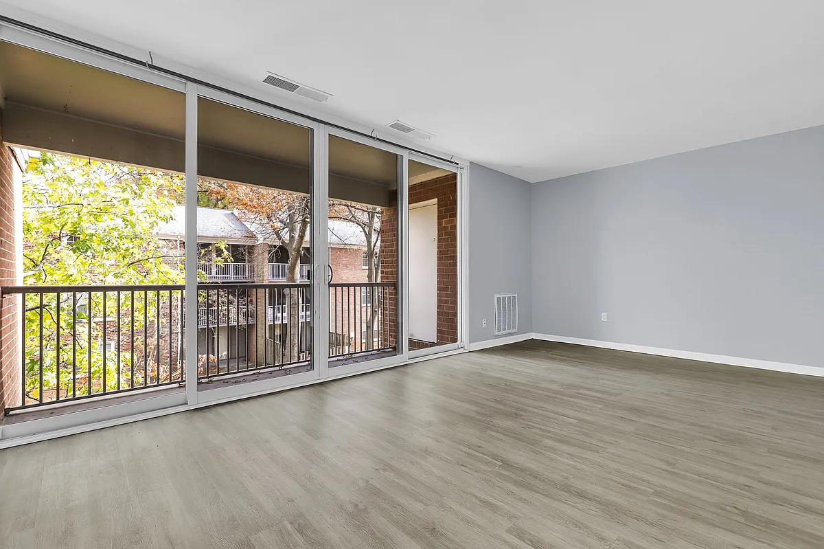 Building Photo - 724 Quince Orchard Blvd #202
