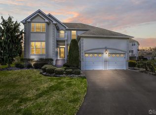 36 Carnation Rd, Monroe Township, NJ 08831