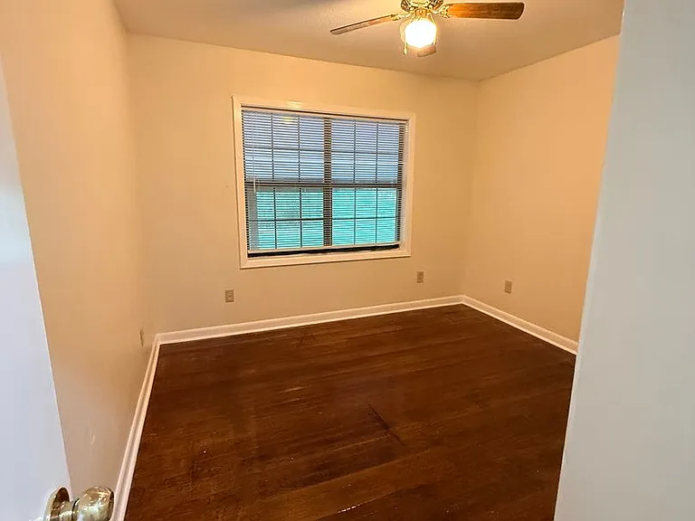 117 Louise Ln — Photo 12