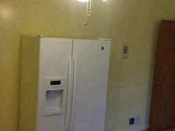 2nd image of 1340 El Camino Real APT 5