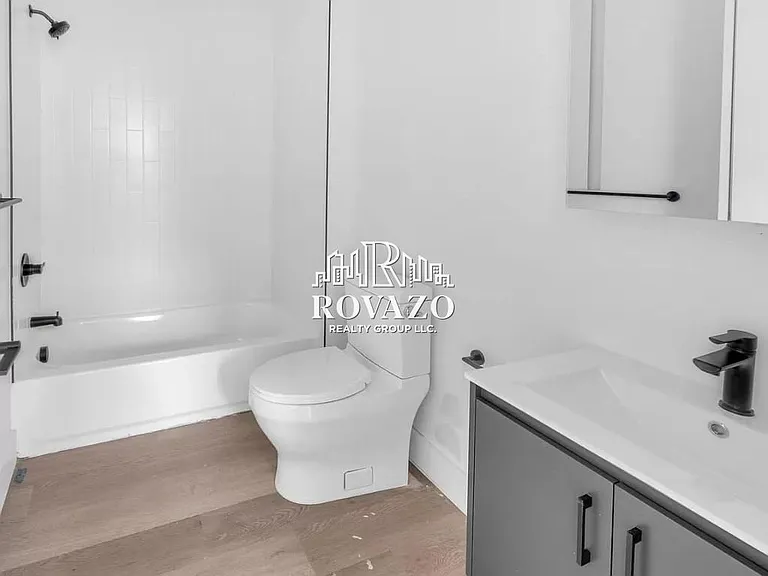 39-40 Madison St #503B — Photo 8