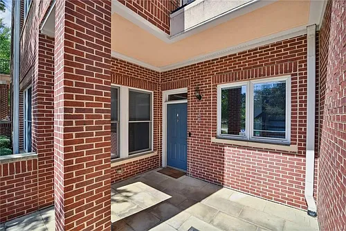 745 Fountainhead Ln NE Photo 1