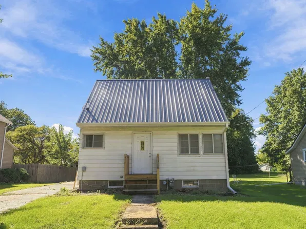 303 W Main St, Atkinson, IL 61235