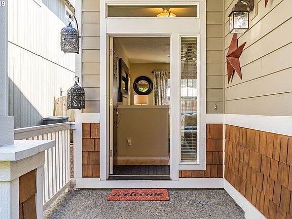 4th image of 3428 SE Royalstar Ave