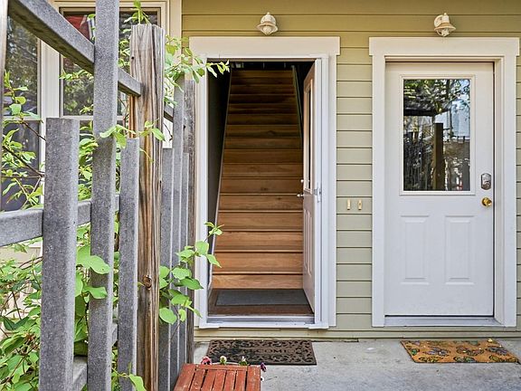 3rd image of 1625 Yellow Pine Ave