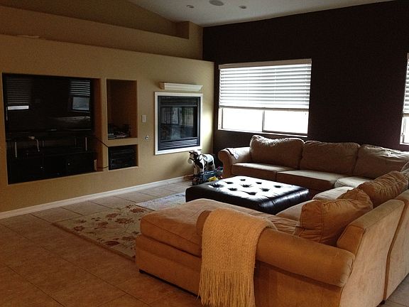 Family Room w/ fireplace