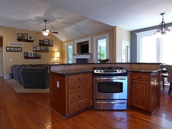 5th image of 3943 NW 97th St