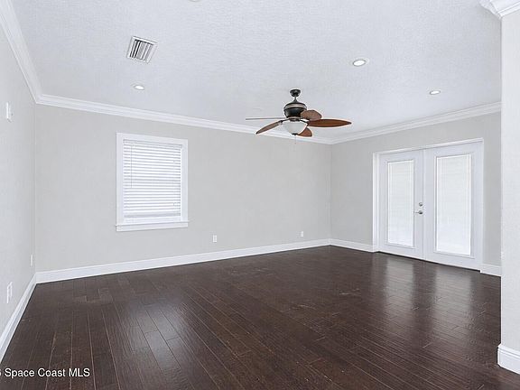 5th image of 1003 Botany Ln