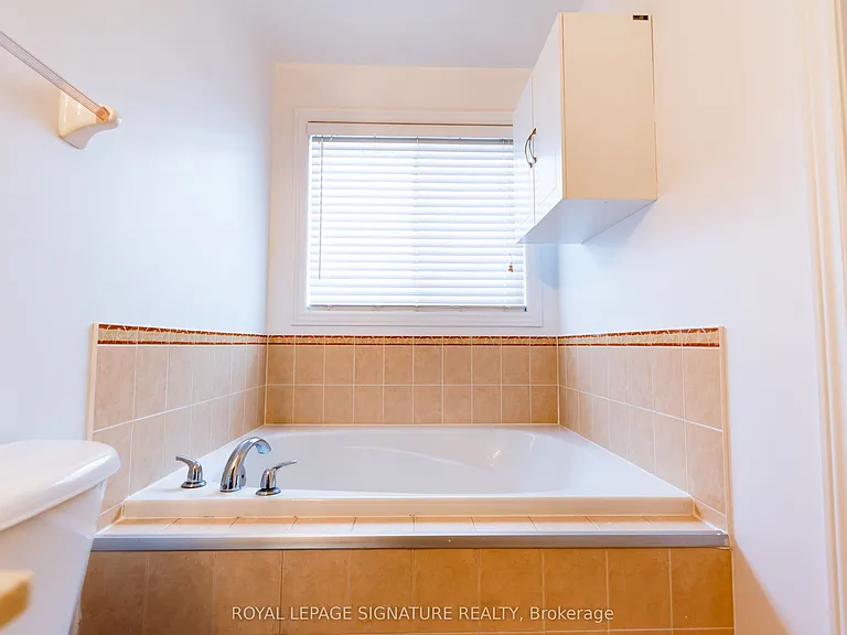 3082 Cabano Cres — Photo 19