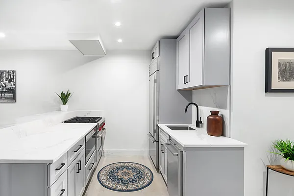 Sold by Compass | media 4