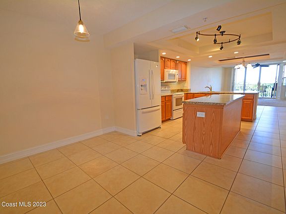 5th image of 8470 Ridgewood Ave Unit 302