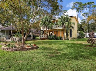 3740 Manor Ln, Dickinson, TX 77539