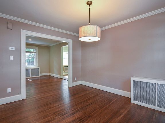4th image of 58 Holly Pl