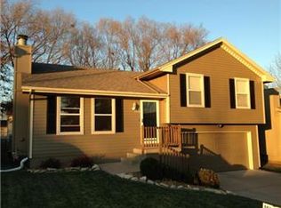 8708 NE 73rd St, Kansas City, MO 64158