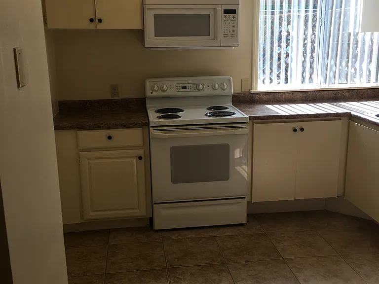 Greenwood Apartments — Photo 45