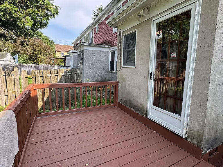 105 E Linden St — Photo 18