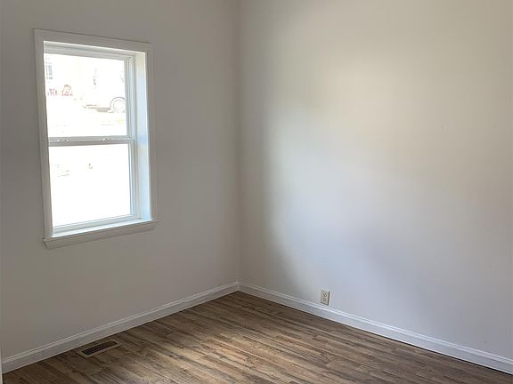 5th image of 311 N Hill St