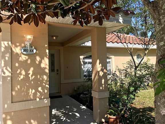 2nd image of 25 Breeze Hill Ln