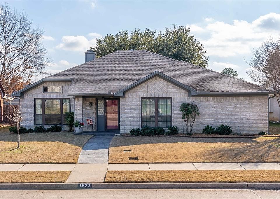 1st image of 1522 Autumn Breeze Ln