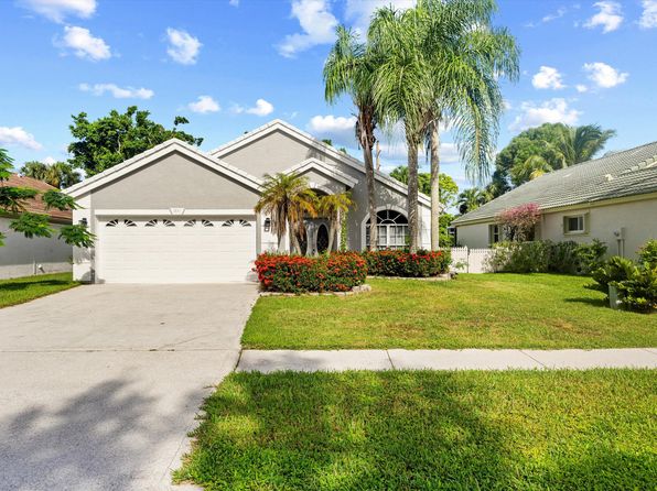 1851 Oak Berry Cir