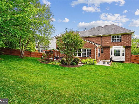 4th image of 5382 Macdonald Rd