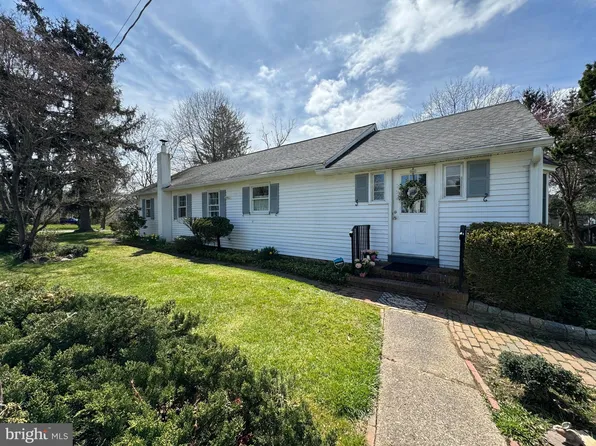 5 Burroughs Ave, Titusville, NJ 08560