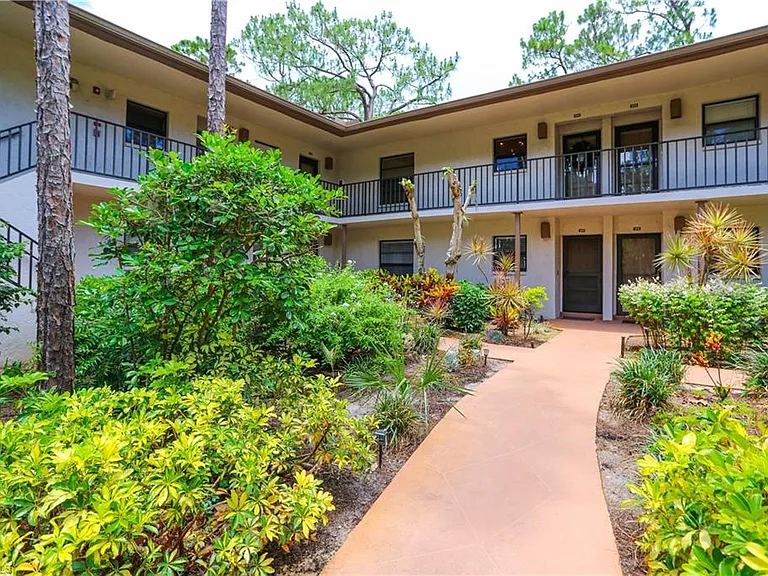 1765 Courtyard Way #C-104 — Photo 6