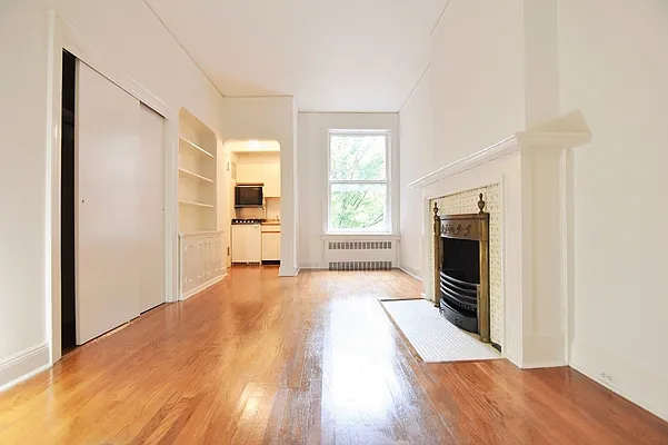 Rented by Balass Ralph, LREB | media 19