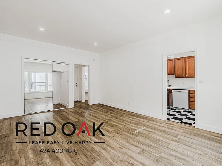 1818 Whitley Ave #203 — Photo 3