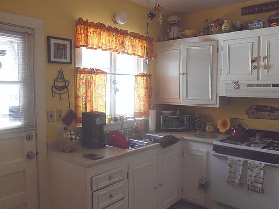 5th image of 109 E Genesee St #C