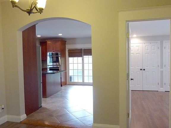 Entry hall to kitchen