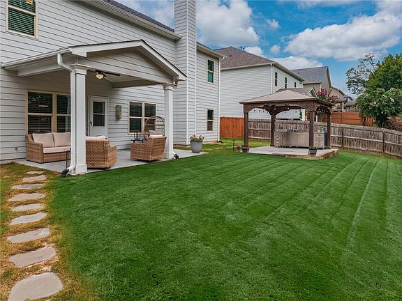 5th image of 135 Cherokee Reserve Cir