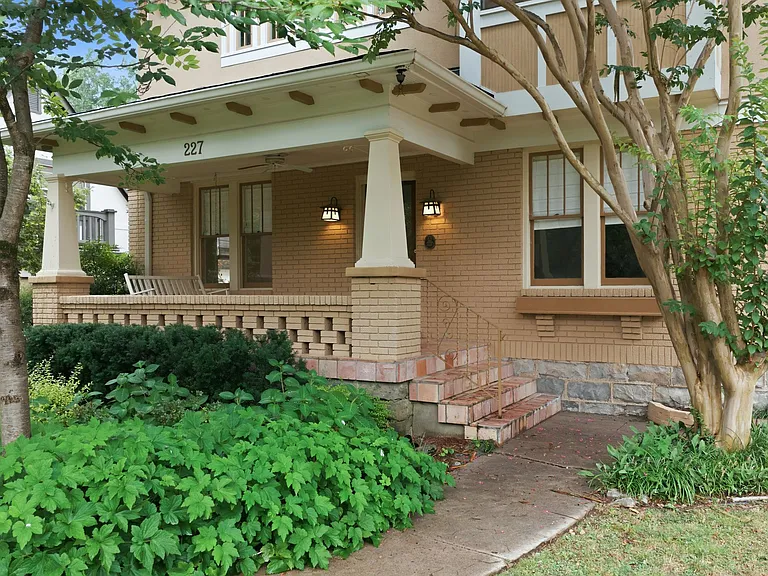 227 Carden Ave — Photo 5