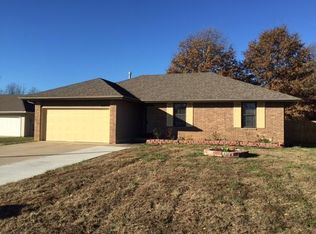 3077 S Overhill Ct, Springfield, MO 65807