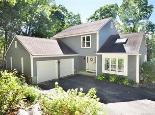 9 Woodland Dr, Canton, CT 06019