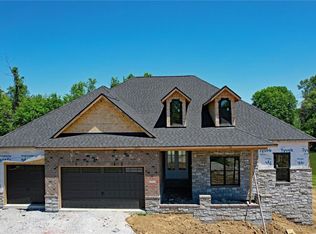 1233 Pebble Beach Dr, Caseyville, IL 62232